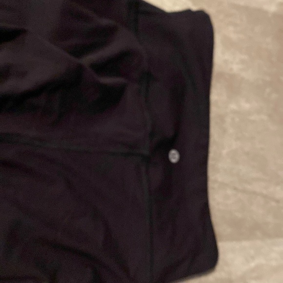 Lululemon black leggins - Picture 4 of 4